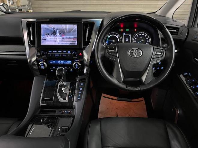 アルファードハイブリッドＳＲ　Ｃパッケージ　本州仕入　寒冷地仕様　禁煙車　ＪＢＬサウンド　プリクラッシュ　レーダークルーズ　社外１７インチＡＷ　社外１７ＡＷ＋スタッドレスタイヤ付　純正ナビ（フルセグ地デジ　ＤＶＤ再生　Ｂｌｕｅｔｏｏｔｈ）＋バックカメラ　両側パワースライドドア　パワーバックドア　純正ブラックレザーシート　２列目エグゼクティブシート　電動オットマン　ＬＥＤヘッドライト　ドライブレコーダー 2500 5Dr