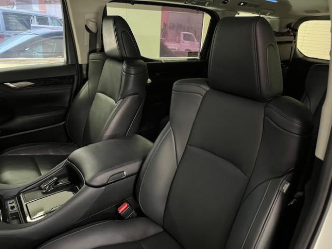 アルファードハイブリッドＳＲ　Ｃパッケージ　本州仕入　寒冷地仕様　禁煙車　ＪＢＬサウンド　プリクラッシュ　レーダークルーズ　社外１７インチＡＷ　社外１７ＡＷ＋スタッドレスタイヤ付　純正ナビ（フルセグ地デジ　ＤＶＤ再生　Ｂｌｕｅｔｏｏｔｈ）＋バックカメラ　両側パワースライドドア　パワーバックドア　純正ブラックレザーシート　２列目エグゼクティブシート　電動オットマン　ＬＥＤヘッドライト　ドライブレコーダー 2500 5Dr