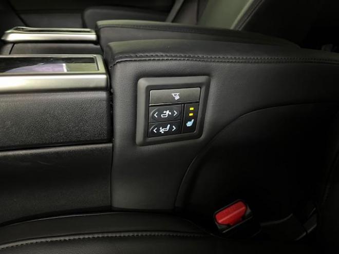 アルファードハイブリッドＳＲ　Ｃパッケージ　本州仕入　寒冷地仕様　禁煙車　ＪＢＬサウンド　プリクラッシュ　レーダークルーズ　社外１７インチＡＷ　社外１７ＡＷ＋スタッドレスタイヤ付　純正ナビ（フルセグ地デジ　ＤＶＤ再生　Ｂｌｕｅｔｏｏｔｈ）＋バックカメラ　両側パワースライドドア　パワーバックドア　純正ブラックレザーシート　２列目エグゼクティブシート　電動オットマン　ＬＥＤヘッドライト　ドライブレコーダー 2500 5Dr