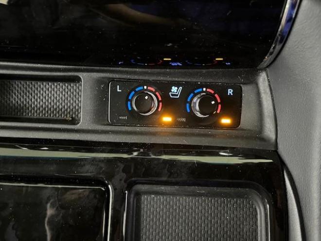 アルファードハイブリッドＳＲ　Ｃパッケージ　本州仕入　寒冷地仕様　禁煙車　ＪＢＬサウンド　プリクラッシュ　レーダークルーズ　社外１７インチＡＷ　社外１７ＡＷ＋スタッドレスタイヤ付　純正ナビ（フルセグ地デジ　ＤＶＤ再生　Ｂｌｕｅｔｏｏｔｈ）＋バックカメラ　両側パワースライドドア　パワーバックドア　純正ブラックレザーシート　２列目エグゼクティブシート　電動オットマン　ＬＥＤヘッドライト　ドライブレコーダー 2500 5Dr