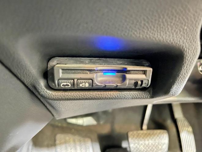 フィット13G Fパッケージ 4WD 5年保証 スマキー TV 夏冬タイヤ ETC 寒冷地仕様 禁煙 修復歴無