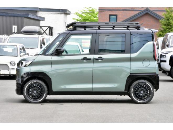 デリカミニTプレミアム　4WD　タローズオリジナル　ブラックエディション