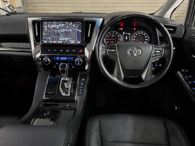 アルファードＳ　Ｃパッケージ後期型　本州仕入　禁煙車　プリクラッシュ　レーダークルーズ　レーントレーシング　純正１８インチＡＷ　社外１６ＡＷ＋スタッドレスタイヤ付　純正１０インチナビ（フルセグ地デジ　Ｂｌｕｅｔｏｏｔｈ）＋バックカメラ　純正１２．１インチリアフリップダウンモニター　両側パワースライドドア　パワーバックドア　純正ブラックレザーシート　電動オットマン　ＬＥＤヘッドライト　純正ドライブレコーダー　ステアリングヒーター　シートヒーター＆クーラー　ＥＴＣ 4WD 2500 5Dr