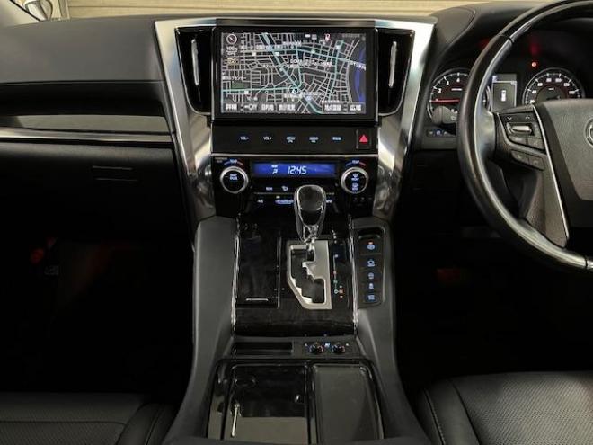 アルファードＳ　Ｃパッケージ後期型　本州仕入　禁煙車　プリクラッシュ　レーダークルーズ　レーントレーシング　純正１８インチＡＷ　社外１６ＡＷ＋スタッドレスタイヤ付　純正１０インチナビ（フルセグ地デジ　Ｂｌｕｅｔｏｏｔｈ）＋バックカメラ　純正１２．１インチリアフリップダウンモニター　両側パワースライドドア　パワーバックドア　純正ブラックレザーシート　電動オットマン　ＬＥＤヘッドライト　純正ドライブレコーダー　ステアリングヒーター　シートヒーター＆クーラー　ＥＴＣ 4WD 2500 5Dr