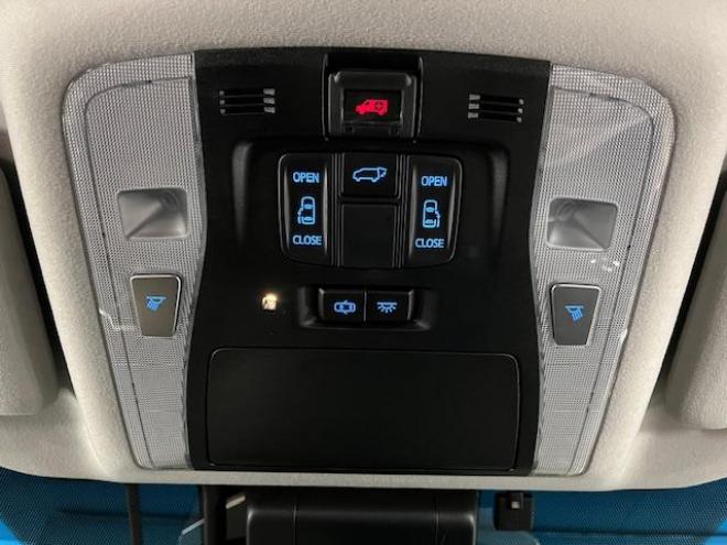 アルファードＳ　Ｃパッケージ後期型　本州仕入　禁煙車　プリクラッシュ　レーダークルーズ　レーントレーシング　純正１８インチＡＷ　社外１６ＡＷ＋スタッドレスタイヤ付　純正１０インチナビ（フルセグ地デジ　Ｂｌｕｅｔｏｏｔｈ）＋バックカメラ　純正１２．１インチリアフリップダウンモニター　両側パワースライドドア　パワーバックドア　純正ブラックレザーシート　電動オットマン　ＬＥＤヘッドライト　純正ドライブレコーダー　ステアリングヒーター　シートヒーター＆クーラー　ＥＴＣ 4WD 2500 5Dr
