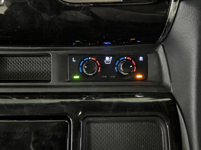 アルファードＳ　Ｃパッケージ後期型　本州仕入　禁煙車　プリクラッシュ　レーダークルーズ　レーントレーシング　純正１８インチＡＷ　社外１６ＡＷ＋スタッドレスタイヤ付　純正１０インチナビ（フルセグ地デジ　Ｂｌｕｅｔｏｏｔｈ）＋バックカメラ　純正１２．１インチリアフリップダウンモニター　両側パワースライドドア　パワーバックドア　純正ブラックレザーシート　電動オットマン　ＬＥＤヘッドライト　純正ドライブレコーダー　ステアリングヒーター　シートヒーター＆クーラー　ＥＴＣ 4WD 2500 5Dr