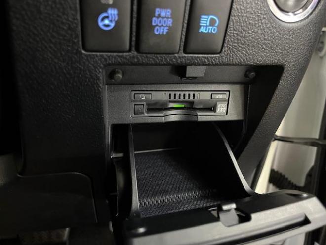 アルファードＳ　Ｃパッケージ後期型　本州仕入　禁煙車　プリクラッシュ　レーダークルーズ　レーントレーシング　純正１８インチＡＷ　社外１６ＡＷ＋スタッドレスタイヤ付　純正１０インチナビ（フルセグ地デジ　Ｂｌｕｅｔｏｏｔｈ）＋バックカメラ　純正１２．１インチリアフリップダウンモニター　両側パワースライドドア　パワーバックドア　純正ブラックレザーシート　電動オットマン　ＬＥＤヘッドライト　純正ドライブレコーダー　ステアリングヒーター　シートヒーター＆クーラー　ＥＴＣ 4WD 2500 5Dr