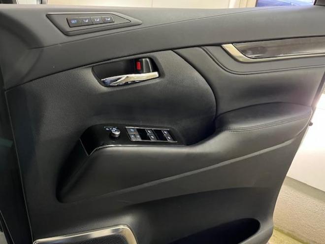 アルファードＳ　Ｃパッケージ後期型　本州仕入　禁煙車　プリクラッシュ　レーダークルーズ　レーントレーシング　純正１８インチＡＷ　社外１６ＡＷ＋スタッドレスタイヤ付　純正１０インチナビ（フルセグ地デジ　Ｂｌｕｅｔｏｏｔｈ）＋バックカメラ　純正１２．１インチリアフリップダウンモニター　両側パワースライドドア　パワーバックドア　純正ブラックレザーシート　電動オットマン　ＬＥＤヘッドライト　純正ドライブレコーダー　ステアリングヒーター　シートヒーター＆クーラー　ＥＴＣ 4WD 2500 5Dr