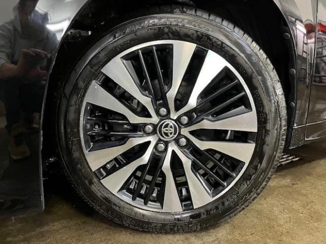 アルファードＳ　Ｃパッケージ後期型　本州仕入　禁煙車　プリクラッシュ　レーダークルーズ　レーントレーシング　純正１８インチＡＷ　社外１６ＡＷ＋スタッドレスタイヤ付　純正ナビ（Ｍｉｒａｃａｓｔ　Ｂｌｕｅｔｏｏｔｈ）＋バックカメラ　両側パワースライドドア　パワーバックドア　純正ブラックレザーシート　電動オットマン　三眼ＬＥＤヘッドライト　前後ドライブレコーダー　ステアリングヒーター　シートヒーター＆クーラー　ＥＴＣ 4WD 2500 5Dr