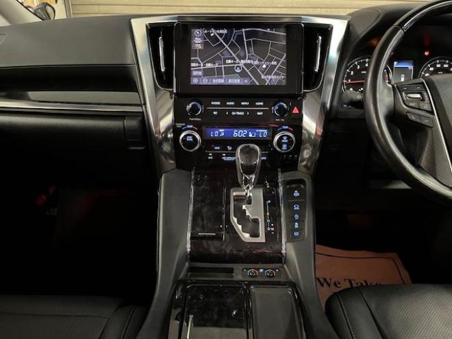 アルファードＳ　Ｃパッケージ後期型　本州仕入　禁煙車　プリクラッシュ　レーダークルーズ　レーントレーシング　純正１８インチＡＷ　社外１６ＡＷ＋スタッドレスタイヤ付　純正ナビ（Ｍｉｒａｃａｓｔ　Ｂｌｕｅｔｏｏｔｈ）＋バックカメラ　両側パワースライドドア　パワーバックドア　純正ブラックレザーシート　電動オットマン　三眼ＬＥＤヘッドライト　前後ドライブレコーダー　ステアリングヒーター　シートヒーター＆クーラー　ＥＴＣ 4WD 2500 5Dr
