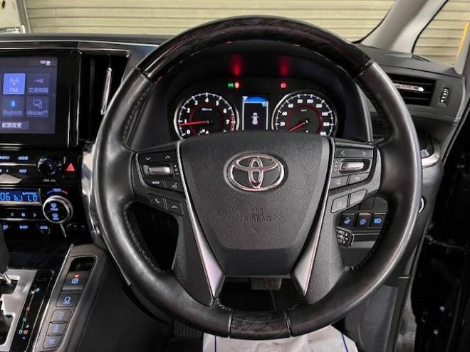 アルファードＳ　Ｃパッケージ後期型　本州仕入　禁煙車　プリクラッシュ　レーダークルーズ　レーントレーシング　純正１８インチＡＷ　社外１６ＡＷ＋スタッドレスタイヤ付　純正ナビ（Ｍｉｒａｃａｓｔ　Ｂｌｕｅｔｏｏｔｈ）＋バックカメラ　両側パワースライドドア　パワーバックドア　純正ブラックレザーシート　電動オットマン　三眼ＬＥＤヘッドライト　前後ドライブレコーダー　ステアリングヒーター　シートヒーター＆クーラー　ＥＴＣ 4WD 2500 5Dr