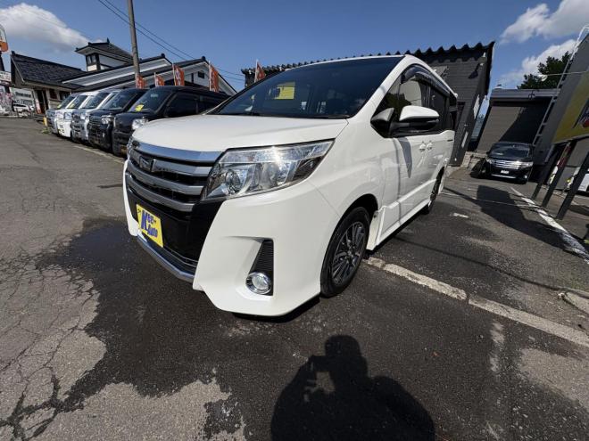 ノアNOAH 4WD SIアルパイン10インチ付フルセグBT　検2付　本州仕入　寒冷地仕様　熱線ガラス　リアヒータースペアータイヤ　バックカメラ　両パワースライドドア　フォグランプ　自由自在の7人乗り　LEDヘッド　スマートキー　ETC　ドラレコ前後 4WD 2000 5Dr