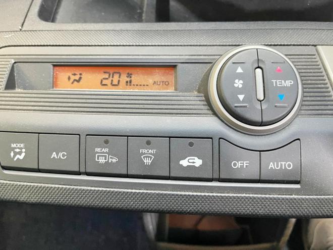 フリード1.5Gジャストセレクション 4WD 5年保証 パワスラ 寒冷地仕様