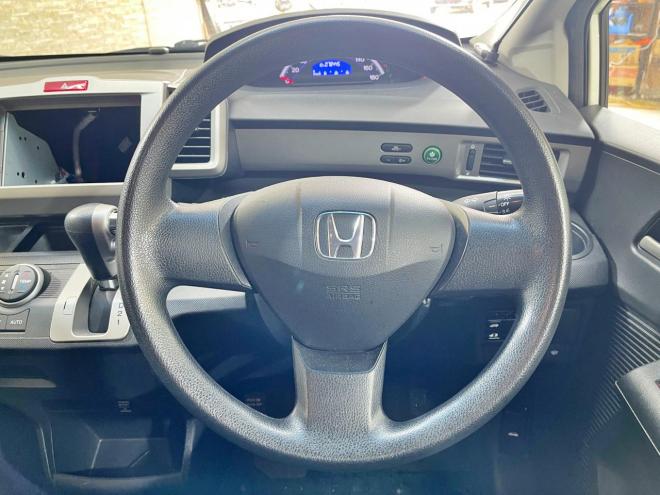 フリード1.5Gジャストセレクション 4WD 5年保証 パワスラ 寒冷地仕様