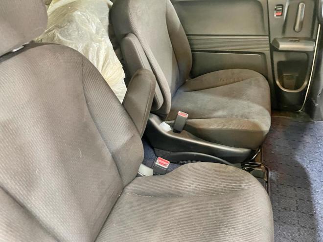 フリード1.5Gジャストセレクション 4WD 5年保証 パワスラ 寒冷地仕様