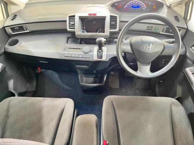 フリード1.5Gジャストセレクション 4WD 5年保証 パワスラ 寒冷地仕様