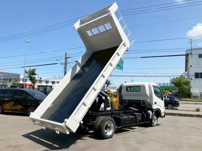 デュトロ中古　ワイドファームダンプ　4WD　小型トラック