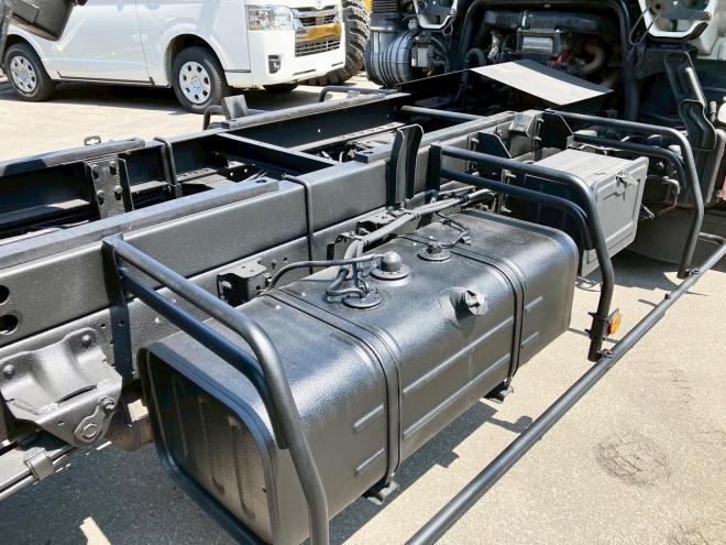 デュトロ中古　ワイドファームダンプ　4WD　小型トラック