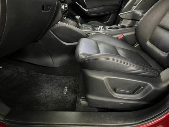 CX-5ＸＤ　Ｌパッケージ　本州仕入　禁煙車　ＷＡＫＯＳバリアスコーティング済　スカイアクティブディーゼルターボ　純正１９インチＡＷ　純正１９ＡＷ＋スタッドレスタイヤ付　純正ナビ（地デジ　ＤＶＤ再生　Ｂｌｕｅｔｏｏｔｈ）＋バックカメラ＆サイドカメラ　ＢＯＳＥサウンド　純正ブラックレザーシート　レーダークルーズコントロール　ブラインドスポット　車線逸脱警報　ＬＥＤヘッドライト　両席シートヒーター　アドバンスキー　横滑り防止装置　ＥＴＣ 4WD 2200 5Dr