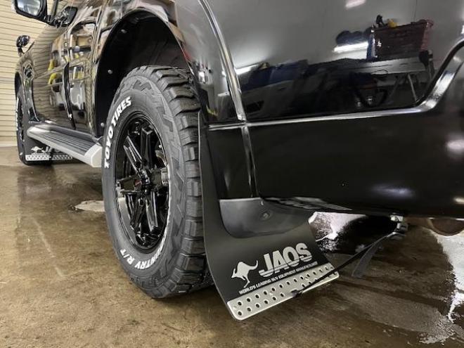 パジェロロング　エクシード　本州仕入　寒冷地仕様　禁煙車　ダブルバッテリー　リアデフロック　ディーゼルターボ　新品ＷＥＤＳキーラー１７ＡＷ＋新品ＴＯＹＯホワイトレタータイヤ　社外１７ＡＷ＋スタッドレスタイヤ付　新品ＪＡＯＳブラックマッドガード　カロッツェリアナビ（フルセグ地デジ　ＤＶＤ再生　Ｂｌｕｅｔｏｏｔｈ）＋バックカメラ　クルーズコントロール　両席シートヒーター　リアヒーター　横滑り防止装置　盗難防止装置　１００Ｖ電源　ＨＩＤ　ＥＴＣ 4WD 5 3200Dr