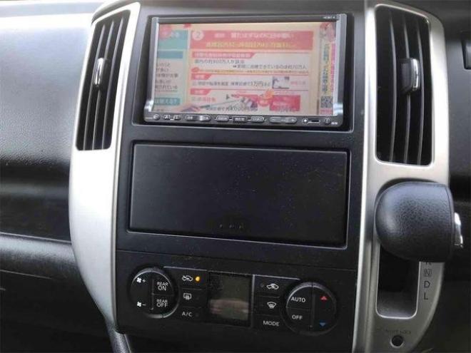 セレナ２０Ｓ　４ＷＤ　イベント開　催　値　下　げ中！限　定プ　ライス　ＴＶ　両側スライド・片側電動　スマートキー　電動格納ミラー　ＣＶＴ　エアコン　パワーステアリング 4WD 2000 5Dr