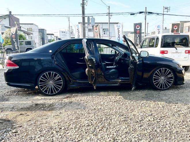 クラウンアスリート2.5i-FourアニバーサリーED 4WD　ローンが不安な方＜優遇ローン＞　純正ナビ　革シート　ローダウン　ETC