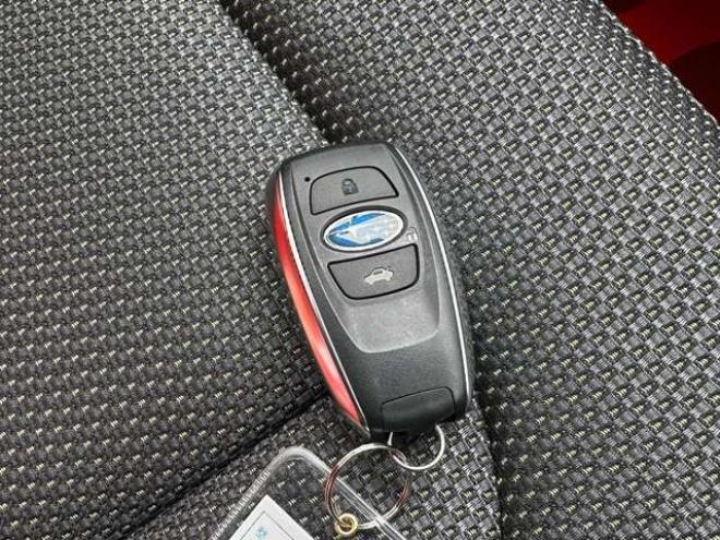 クロストレック2.0 リミテッド 4WD　ワンオーナー/純正ナビ/Bカメラ/Sヒーター 2000