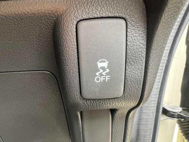 N-BOXカスタムG Lパッケージ 4WD　p/sスタート　ナビ　 Bカメラ　Pスライド 660