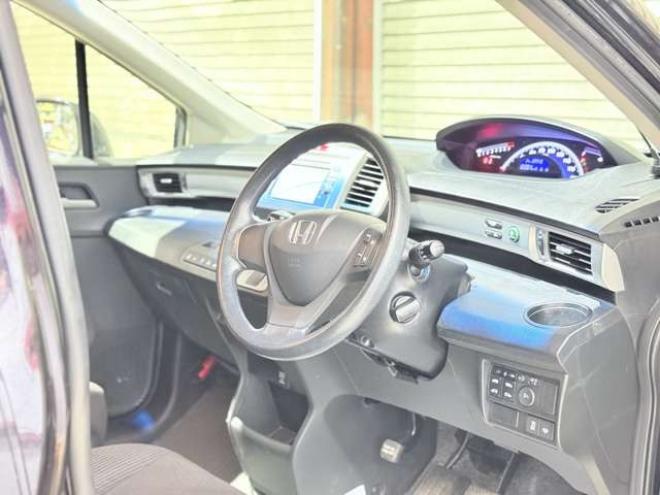 フリード1.5 G ジャストセレクション 4WD　下廻防錆TVナビETC 1500