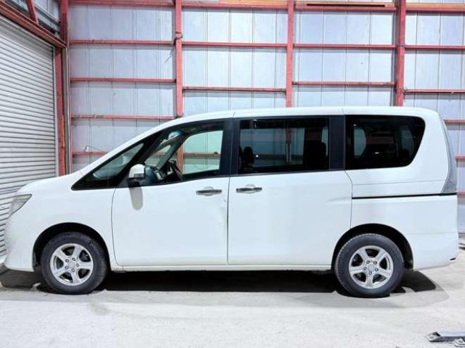 セレナ2.0 20X 4WD　下廻防錆TVナビBカメETCエンスタ 2000