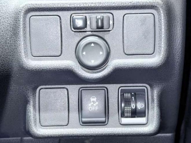 ノート1.2 X FOUR 4WD　下廻防錆TVナビBカメETCエンスタ 1200
