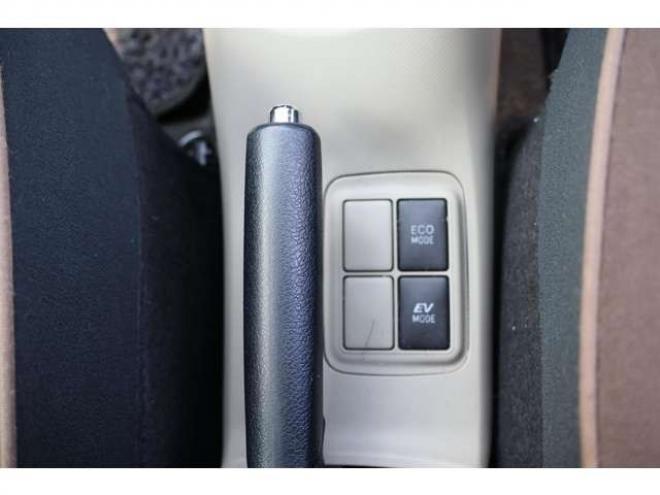 アクア1.5 G　検2年　自社　ローンカノウ　TV　ナビ 2WD 1500
