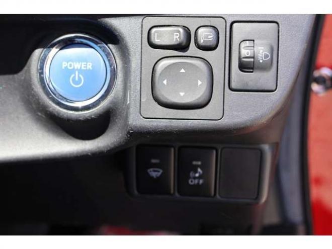 アクア1.5 G　検2年　自社　ローンカノウ　TV　ナビ 2WD 1500