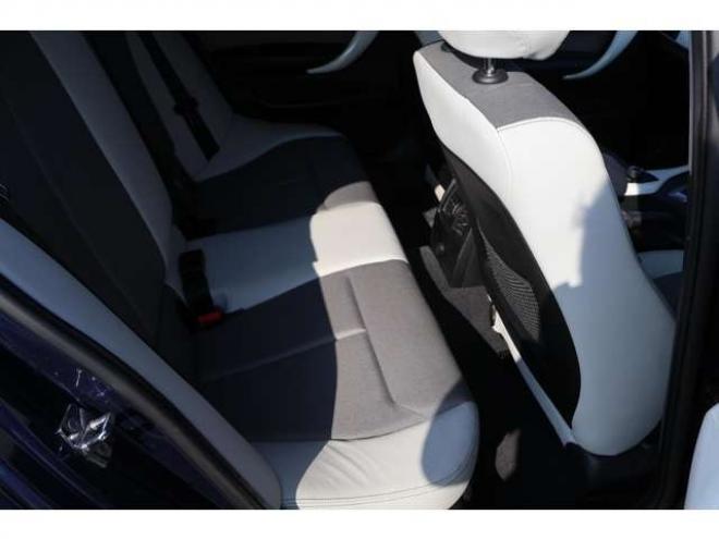 BMW1シリーズ 120i　検2年　自社　ローンカノウ　ターボ 正規輸入車 2WD 1600