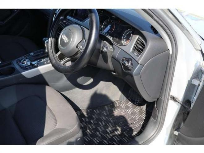 アウディA4 2.0 TFSI クワトロ 4WD　検2年　自社　ローンカノウ　バックカメラ 正規輸入車 2000