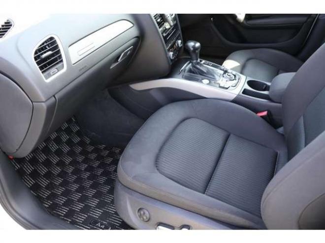 アウディA4 2.0 TFSI クワトロ 4WD　検2年　自社　ローンカノウ　バックカメラ 正規輸入車 2000