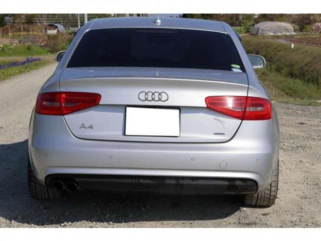 アウディA4 2.0 TFSI クワトロ 4WD　検2年　自社　ローンカノウ　バックカメラ 正規輸入車 2000