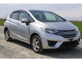 フィット　1.5 ハイブリッド Fパッケージ 4WD　検2年　自社　ローンカノウ 1500