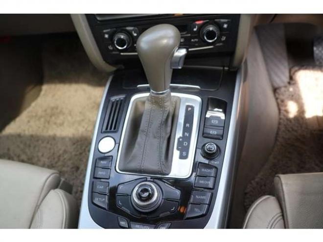 アウディA5スポーツバック 2.0 TFSI クワトロ 4WD　検R9/1　自社　ローンカノウ 正規輸入車 2000