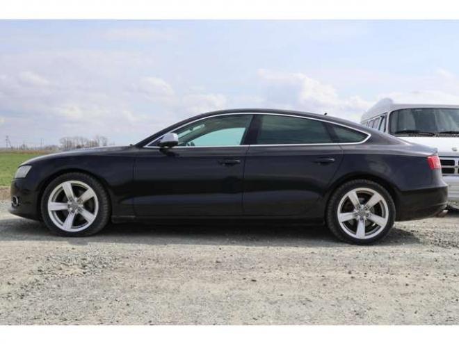 アウディA5スポーツバック 2.0 TFSI クワトロ 4WD　検R9/1　自社　ローンカノウ 正規輸入車 2000