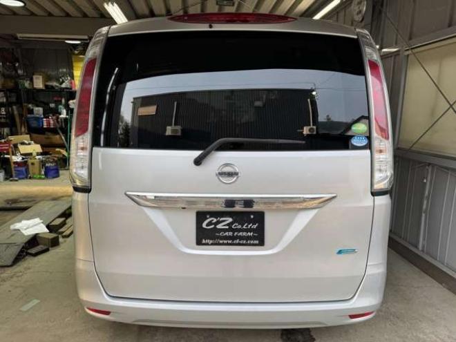 セレナ2.0 20X 4WD　ナビ　TV　Bカメラ　Bluetooth　Pスライド 2000