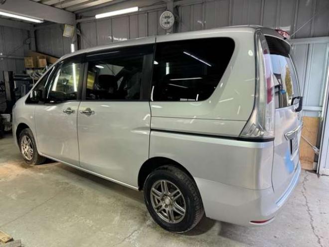 セレナ2.0 20X 4WD　ナビ　TV　Bカメラ　Bluetooth　Pスライド 2000
