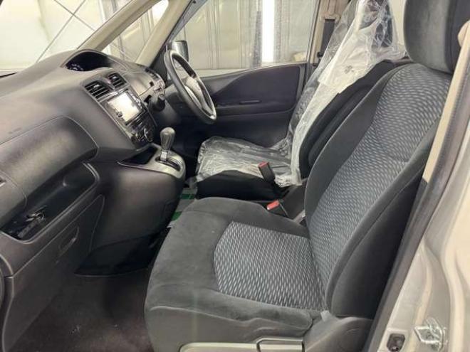 セレナ2.0 20X 4WD　ナビ　TV　Bカメラ　Bluetooth　Pスライド 2000
