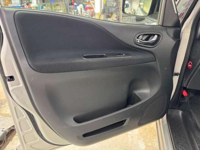 セレナ2.0 20X 4WD　ナビ　TV　Bカメラ　Bluetooth　Pスライド 2000
