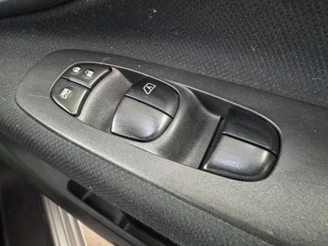 セレナ2.0 20X 4WD　ナビ　TV　Bカメラ　Bluetooth　Pスライド 2000