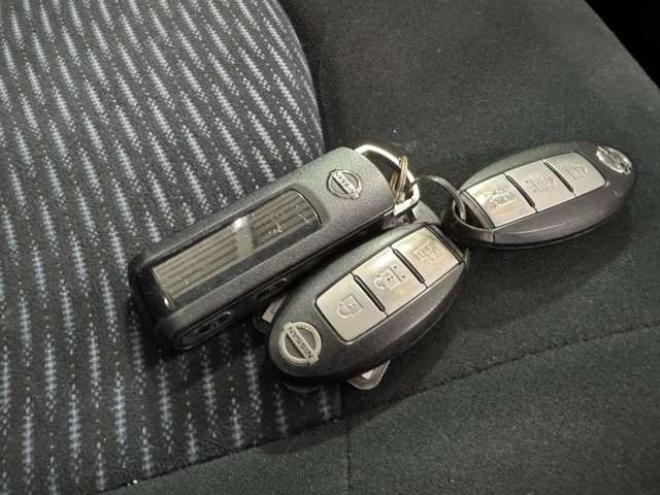 セレナ2.0 20X 4WD　ナビ　TV　Bカメラ　Bluetooth　Pスライド 2000