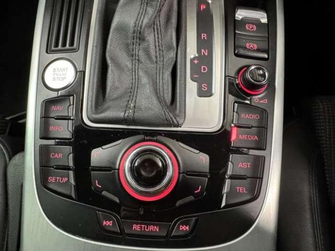 アウディA4アバント 2.0 TFSI クワトロ Sラインパッケージ 4WD　純正ナビ 正規輸入車 2000