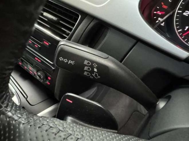 アウディA4アバント 2.0 TFSI クワトロ Sラインパッケージ 4WD　純正ナビ 正規輸入車 2000