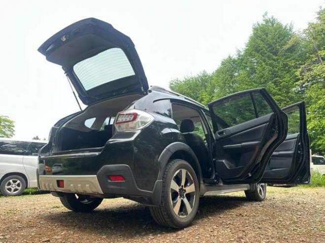 インプレッサXVハイブリッド 2.0i-L 4WD　黒革シート/ETC/社外ナビ/地デジ/Bカメラ 2000