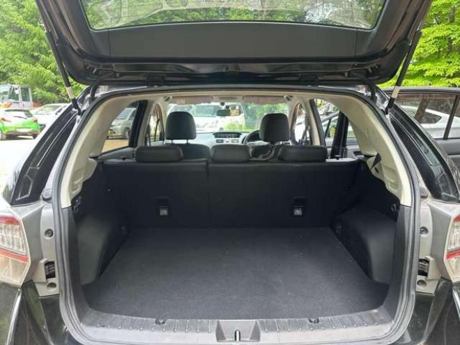 インプレッサXVハイブリッド 2.0i-L 4WD　黒革シート/ETC/社外ナビ/地デジ/Bカメラ 2000